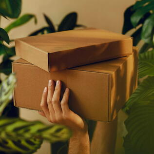 Climate footprint of e-commerce: Better than its reputation